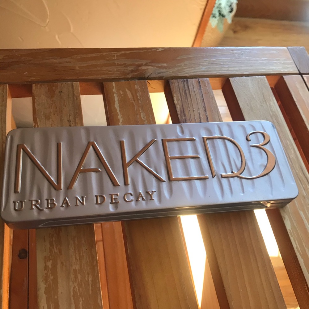 Urban Decay Naked 3 Rosy Neutral Eyeshadow